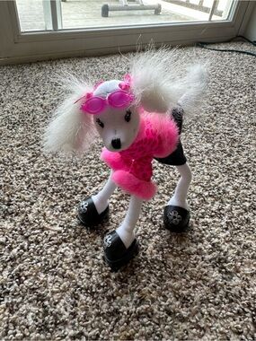 Barbie Pose-Me Pets poodle vintage 2002
